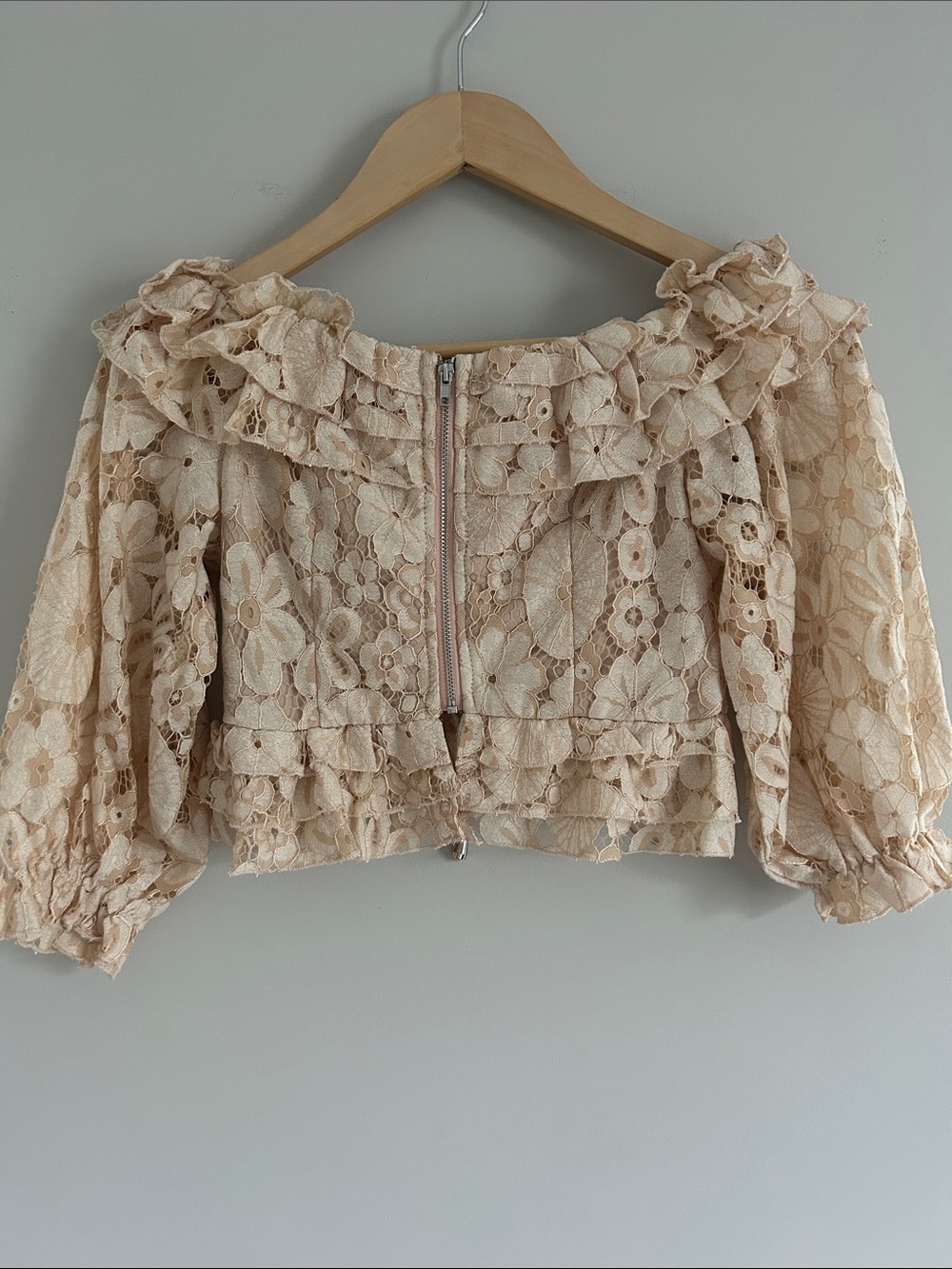 Indikah Beige Floral Lace Ruffle Crop Top Blouse - Picture 3 of 9